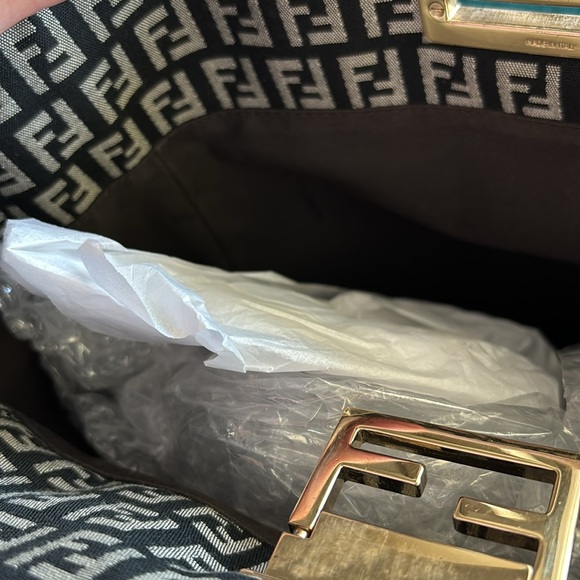Fendi Tote Bag Rare - Picture 14 of 16